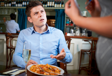 reclamações de clientes em restaurante